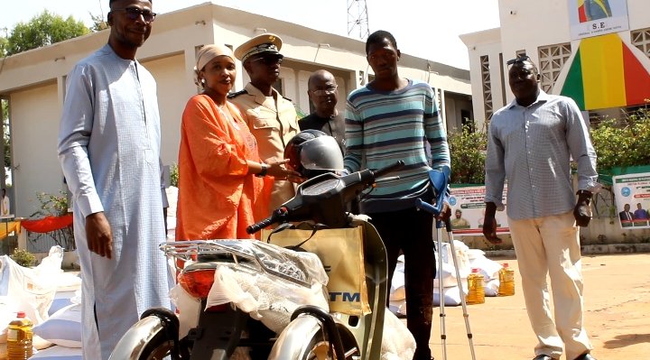 Mois de la solidarité : la Fondation Orange Mali offre 17 millions FCFA de dons aux populations vulnérables de Koulikoro